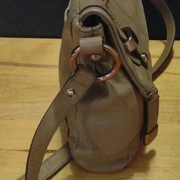 B Makowsky leather purse dark tan - Picture 4 of 11